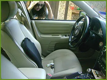 Neighborhood Locksmith Services Glendale, CA 818-485-6067 - 20-keys-locked-in-car